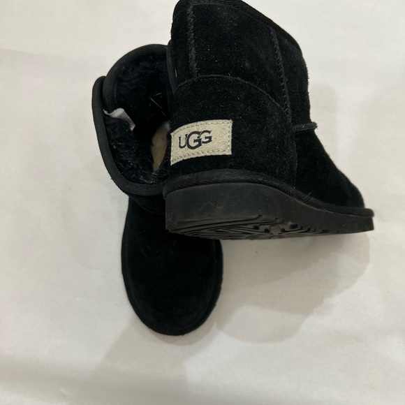 Toddler Uggs - Picture 2 of 2